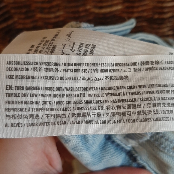 Abercrombie & Fitch 24 x 28 High Rise Distressed Light Wash Denim Skinny Jeans - Picture 11 of 16